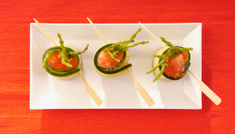 Rollito de calabacín y salmón ahumado