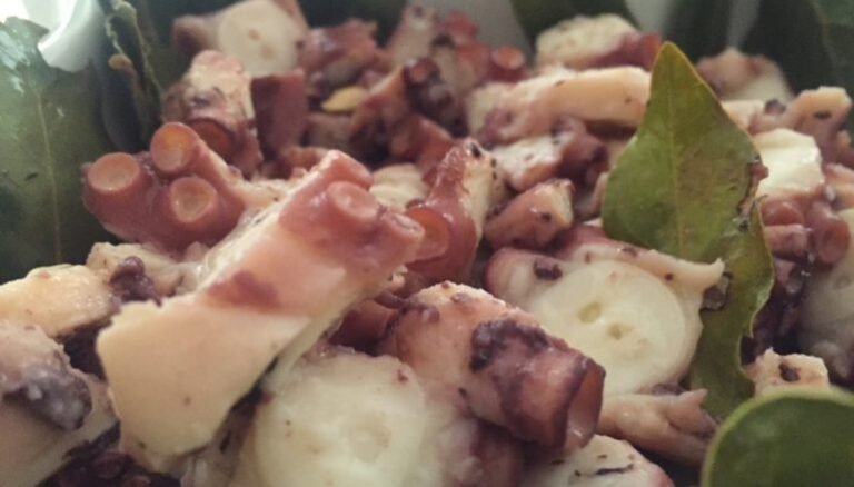 Pulpo marinado a la griega