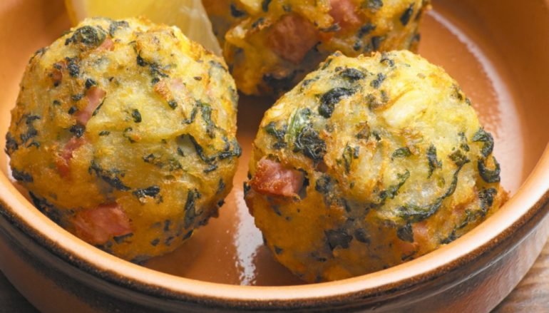 Buñuelos de espinacas y bacon